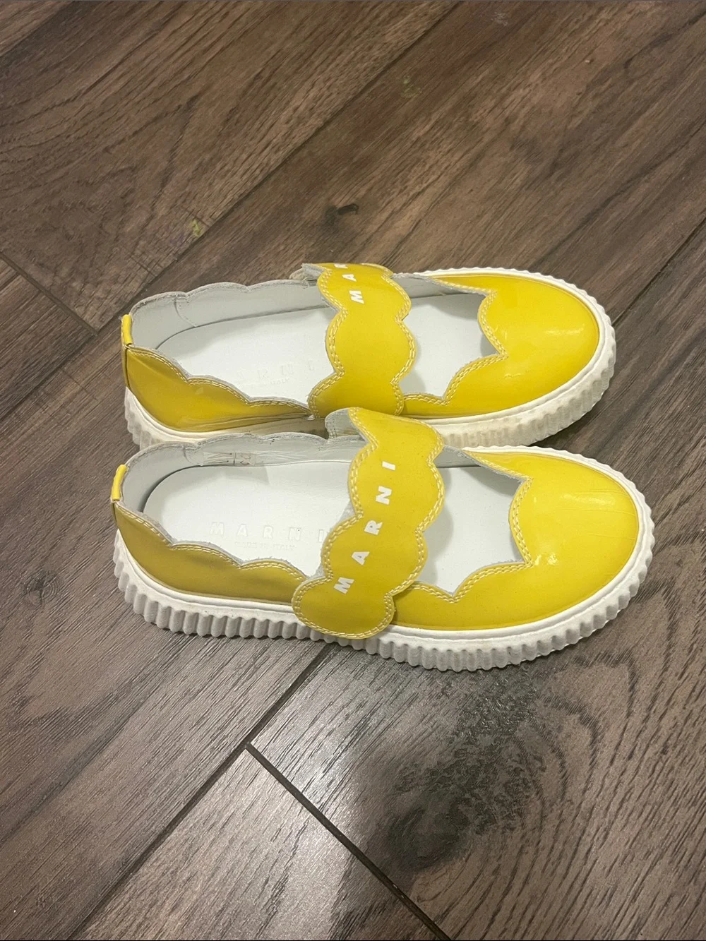 Marni Kids Bright Yellow Patent Slip-On Sneakers with Scalloped Strap